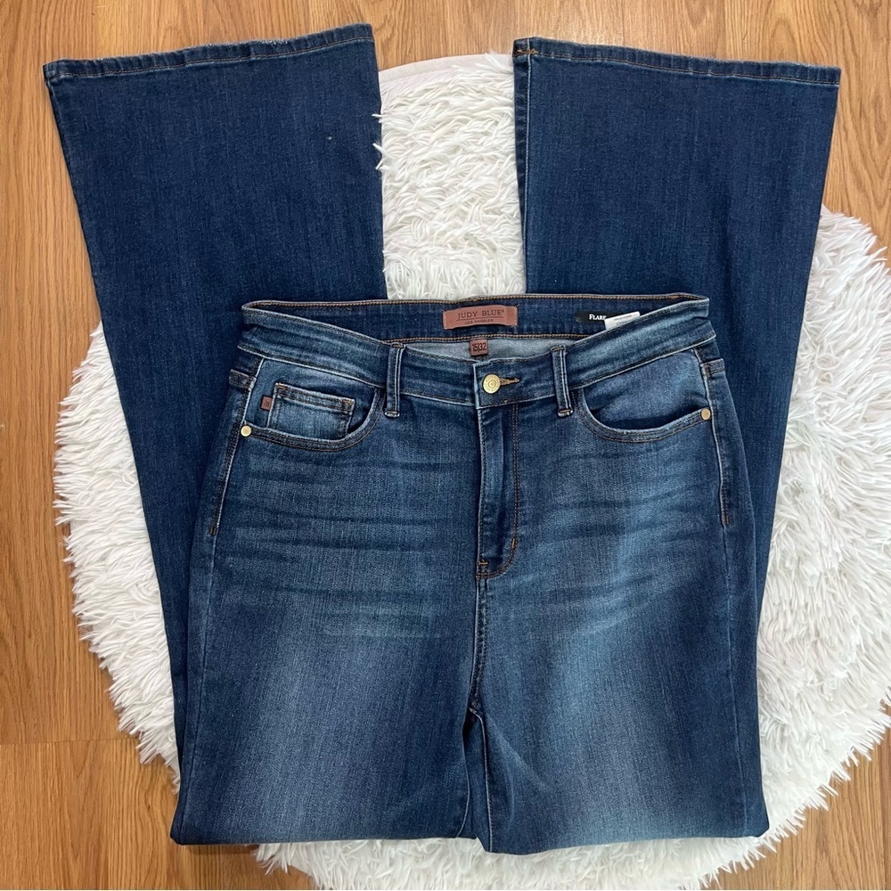 Judy Blue Louisa High Rise Flare Jeans in Dark Blue Wash - Picture 2 of 12